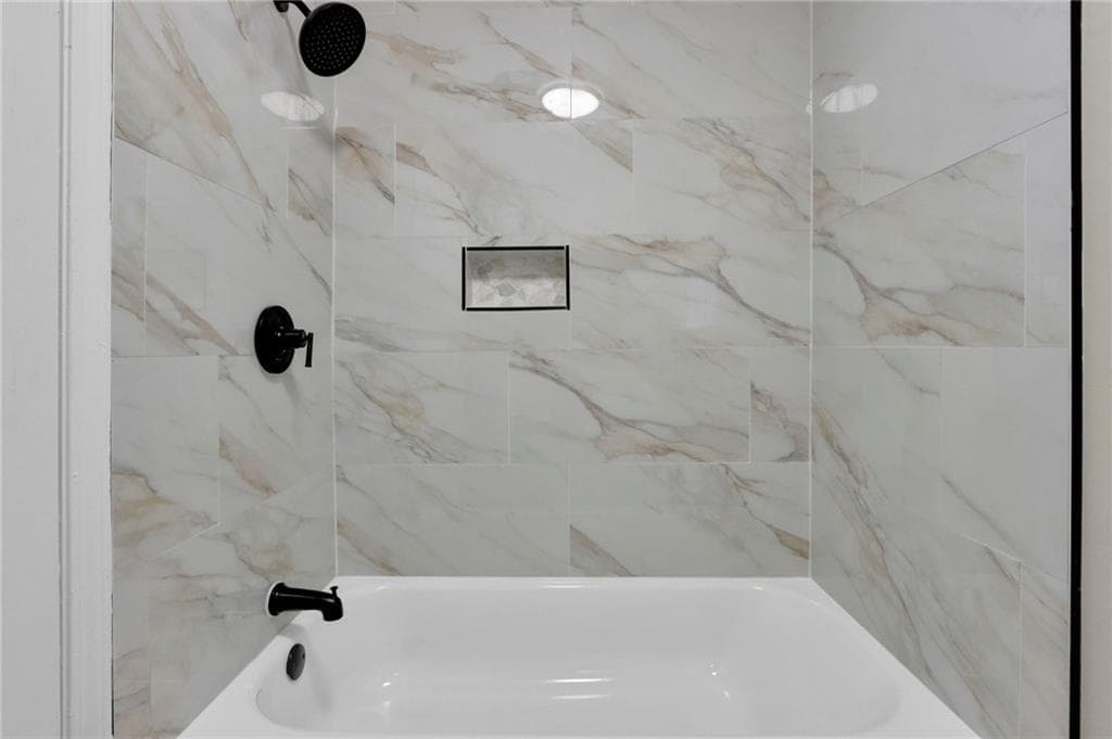 3 bedroom, 2 bathroom, 2,036 sq ft single family residence for sale at 2666 Abilene Trail, Snellville, GA 30078 — photo 4