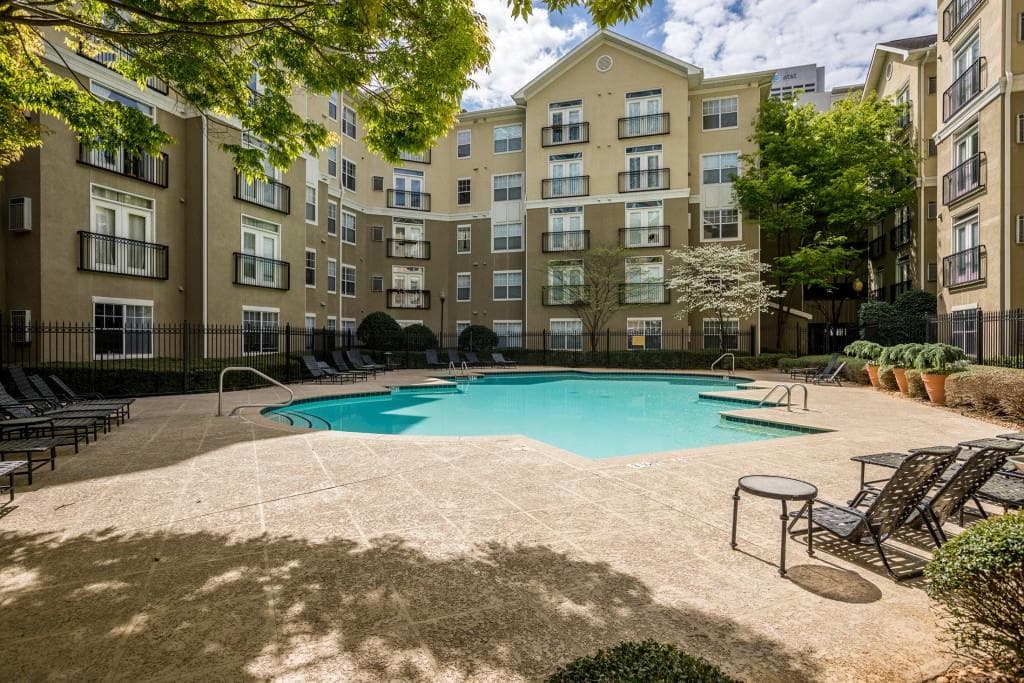 1 bedroom, 1 bathroom, 1,094 sq ft condominium for sale at 800 Peachtree Street 1110, Atlanta, GA 30308 — photo 6