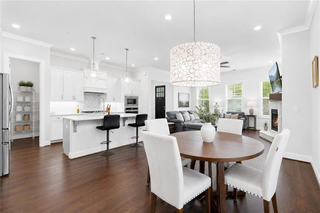 3 bedroom, 3 bathroom, 2,370 sq ft single family residence for sale at 200 Magnolia Blossom Court, Marietta, GA 30060 — photo 8