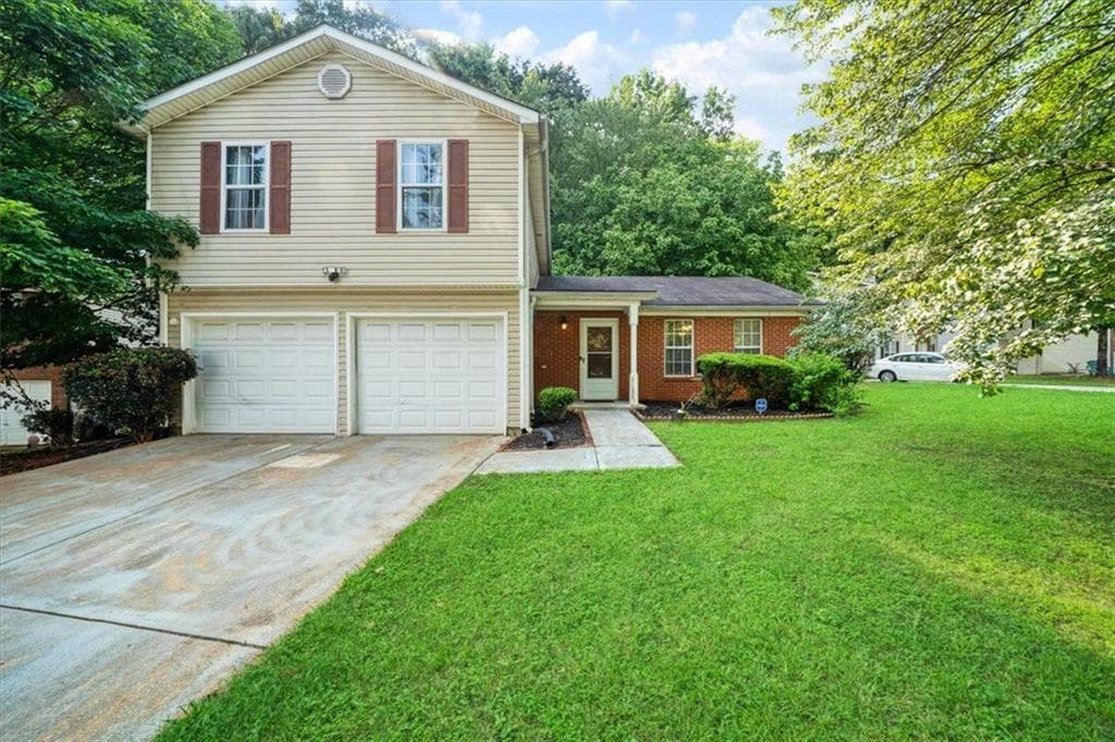 3 bedroom, 3 bathroom, 2,133 sq ft single family residence for sale at 1950 Oak Terrace Drive, Atlanta, GA 30316 — photo 2