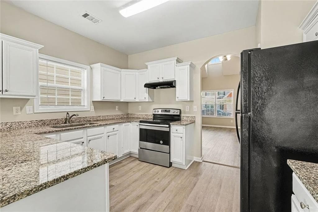 4 bedroom, 3 bathroom, 1,901 sq ft single family residence for sale at 6892 Grand Hickory Drive, Braselton, GA 30517 — photo 6