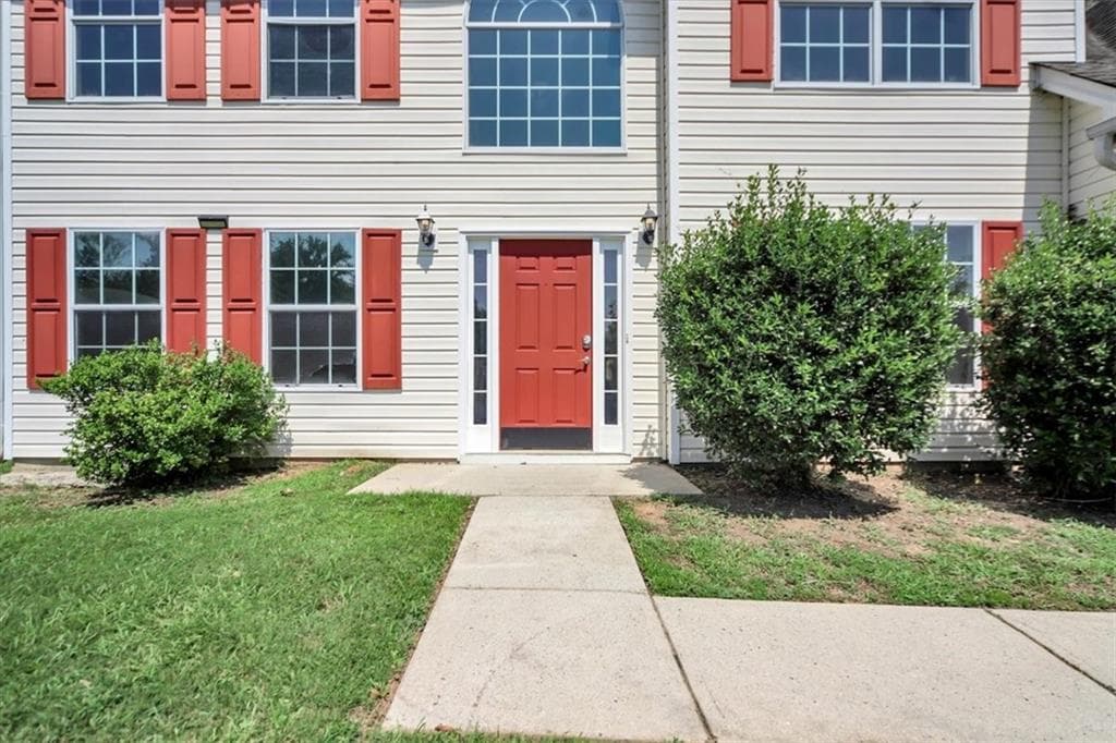 5 bedroom, 3 bathroom, 2,986 sq ft single family residence under contract at 7354 Petunia Drive, Riverdale, GA 30296 — photo 4