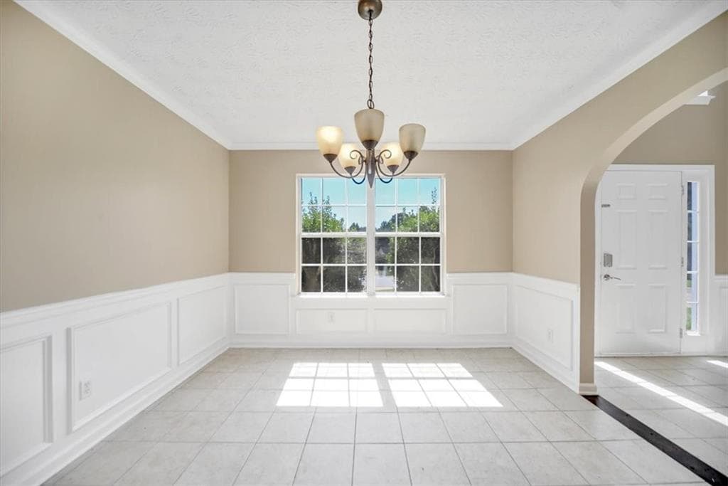 5 bedroom, 3 bathroom, 2,986 sq ft single family residence under contract at 7354 Petunia Drive, Riverdale, GA 30296 — photo 9