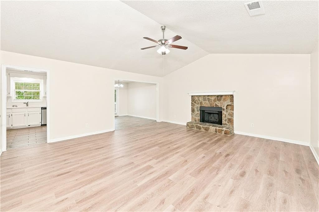 4 bedroom, 3 bathroom, 1,926 sq ft single family residence for sale at 2950 Williams Farm Drive, Dacula, GA 30019 — photo 3