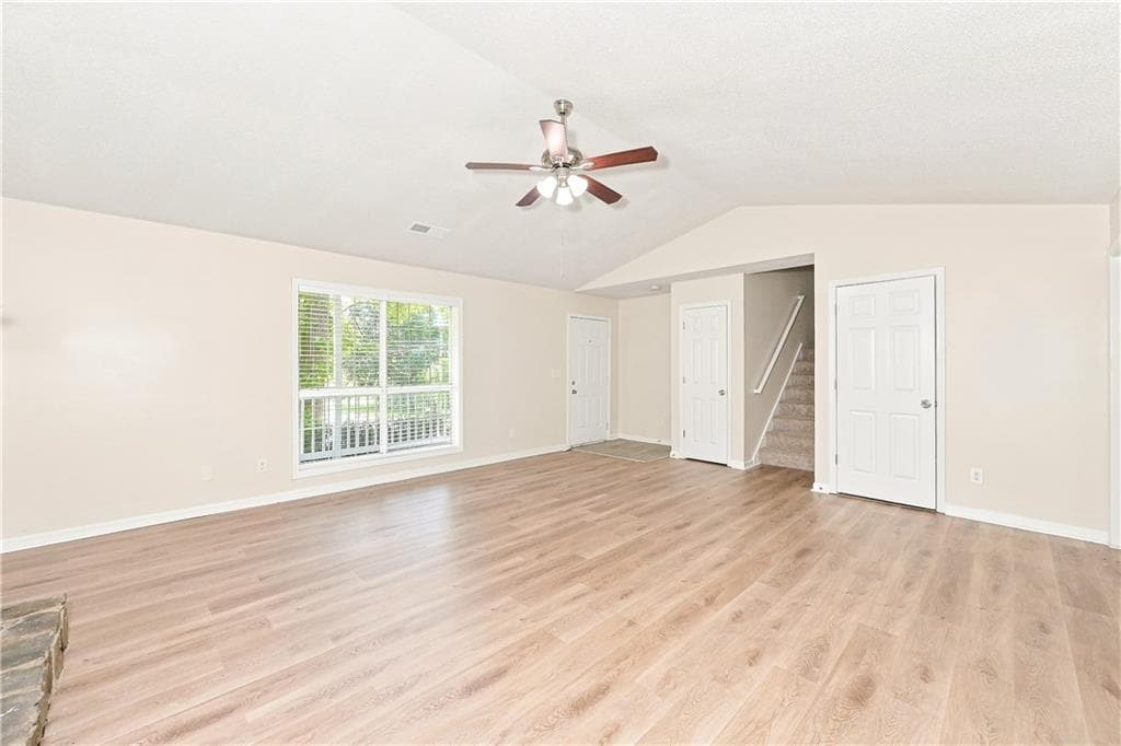 4 bedroom, 3 bathroom, 1,926 sq ft single family residence for sale at 2950 Williams Farm Drive, Dacula, GA 30019 — photo 4