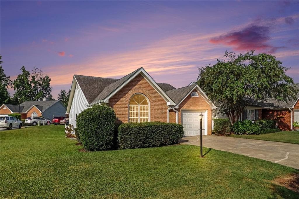 2 bedroom, 2 bathroom, 1,422 sq ft single family residence under contract at 37 Greentree Drive, Newnan, GA 30265 — photo 2