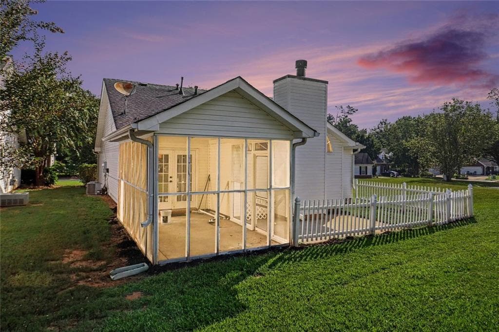 2 bedroom, 2 bathroom, 1,422 sq ft single family residence under contract at 37 Greentree Drive, Newnan, GA 30265 — photo 3