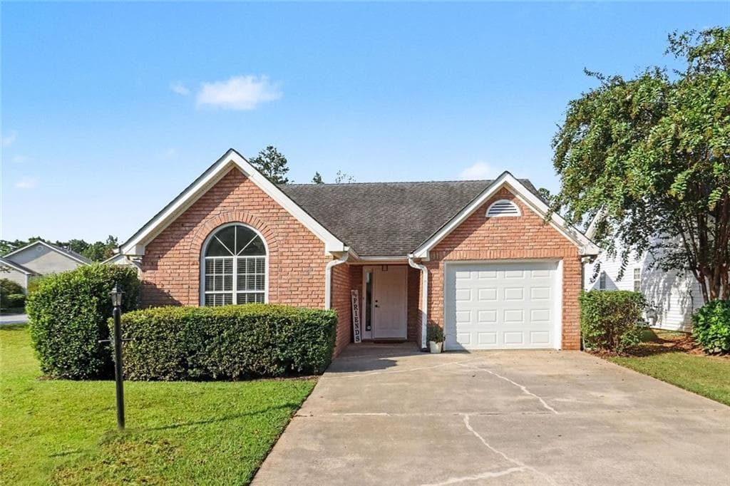 2 bedroom, 2 bathroom, 1,422 sq ft single family residence under contract at 37 Greentree Drive, Newnan, GA 30265 — photo 5