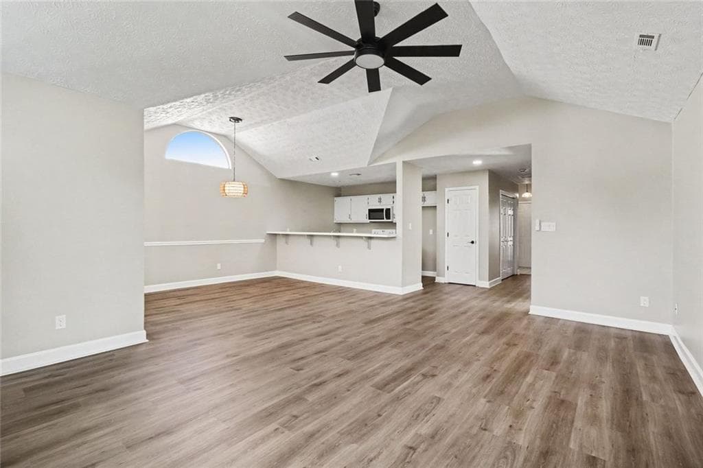 2 bedroom, 2 bathroom, 1,422 sq ft single family residence under contract at 37 Greentree Drive, Newnan, GA 30265 — photo 9