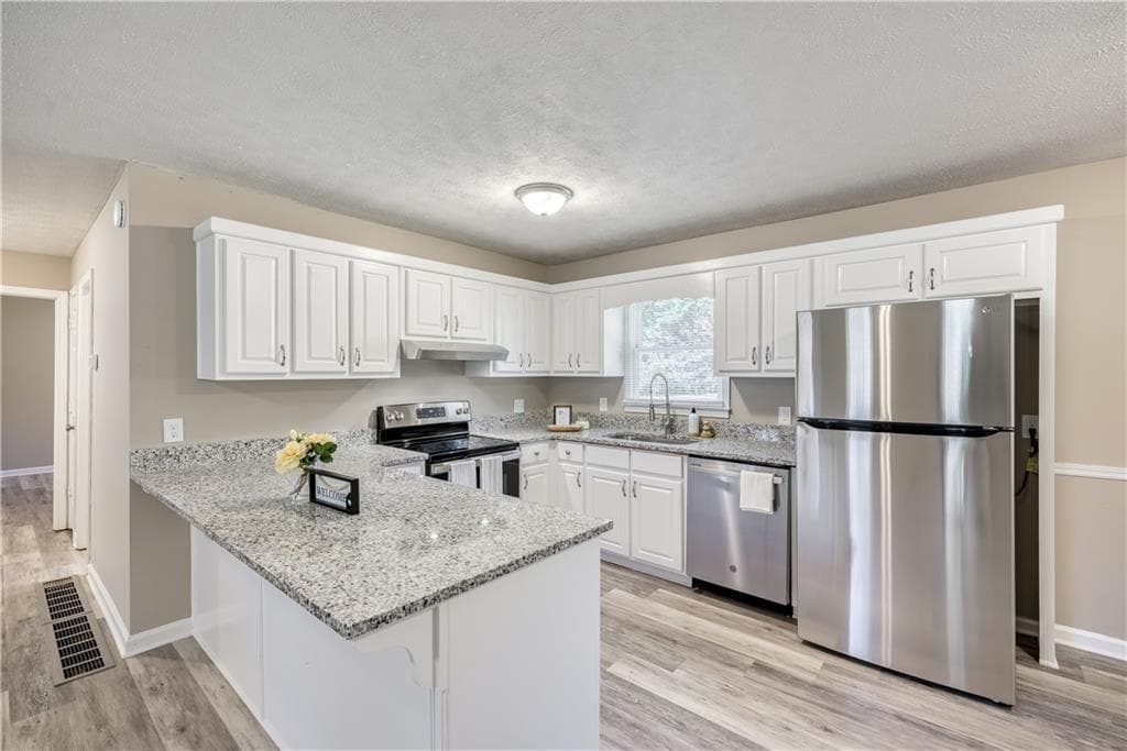 3 bedroom, 2 bathroom, 1,416 sq ft single family residence for rent at 130 Glory Lane, Mount Airy, GA 30563 for $1,700 a month — photo 8