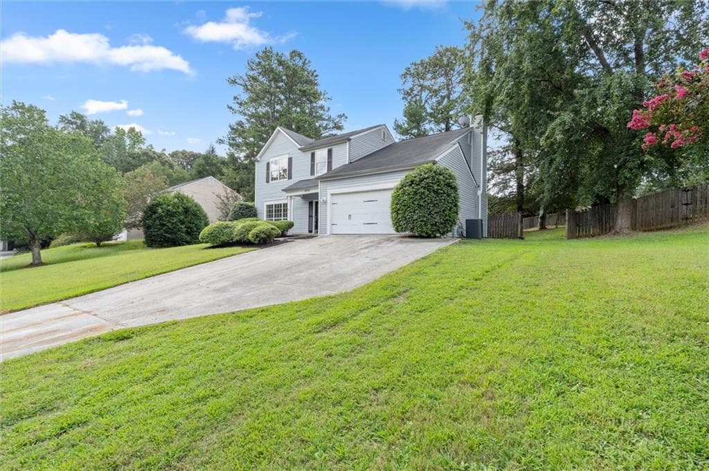 4 bedroom, 3 bathroom, 1,855 sq ft single family residence for sale at 2010 Buckley Trail, Snellville, GA 30078 — photo 3