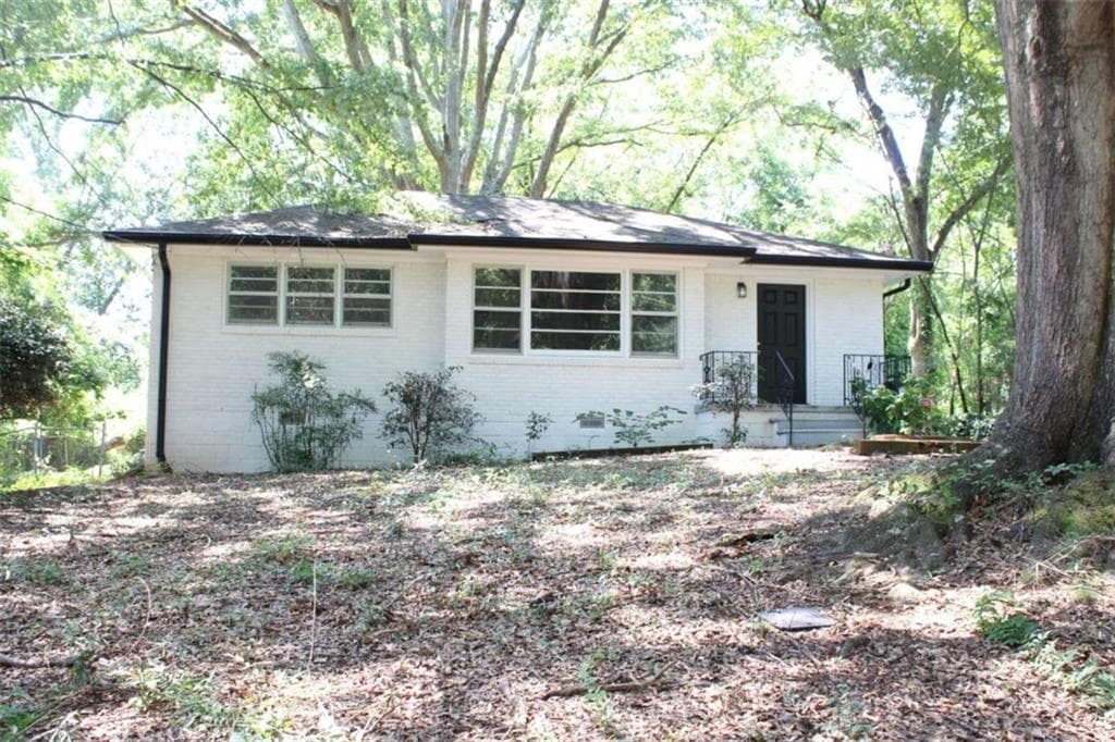 3 bedroom, 1 bathroom single family residence for sale at 5565 cypress Drive, Forest Park, GA 30297 — photo 2