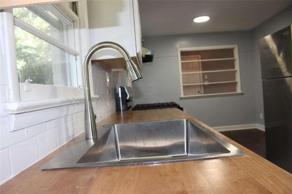 3 bedroom, 1 bathroom single family residence for sale at 5565 cypress Drive, Forest Park, GA 30297 — photo 10