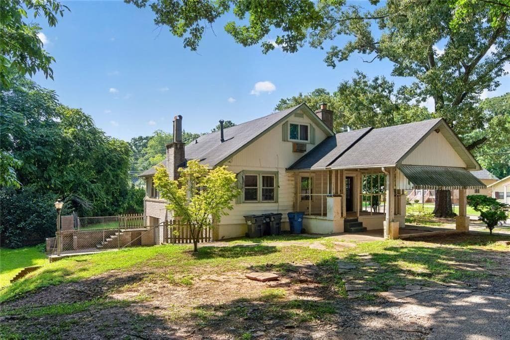 4 bedroom, 3 bathroom, 2,637 sq ft single family residence for sale at 1885 Connally Drive, Atlanta, GA 30344 — photo 2