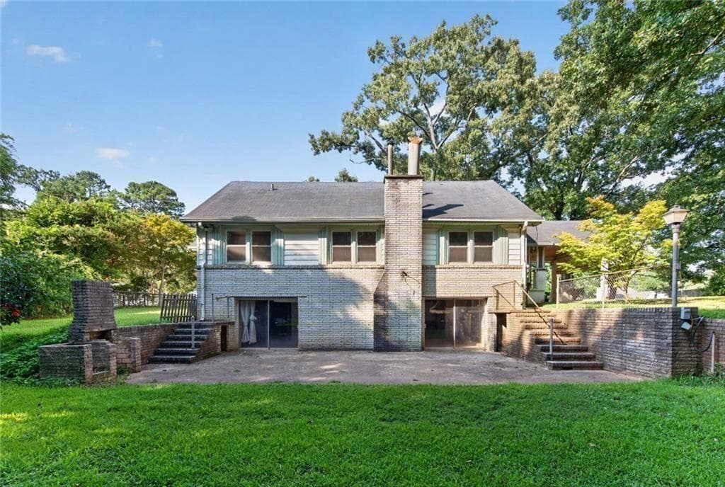 4 bedroom, 3 bathroom, 2,637 sq ft single family residence for sale at 1885 Connally Drive, Atlanta, GA 30344 — photo 3