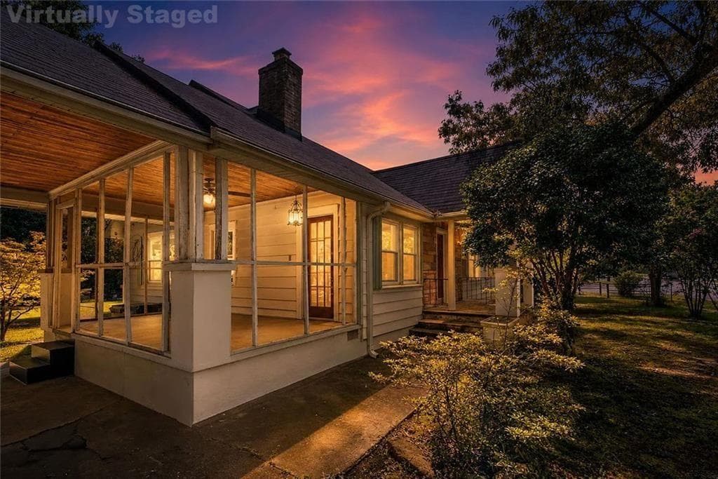 4 bedroom, 3 bathroom, 2,637 sq ft single family residence for sale at 1885 Connally Drive, Atlanta, GA 30344 — photo 8
