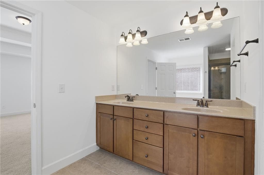 4 bedroom, 3 bathroom, 2,910 sq ft single family residence for sale at 4875 Shiloh Crossing Way, Cumming, GA 30040 — photo 6