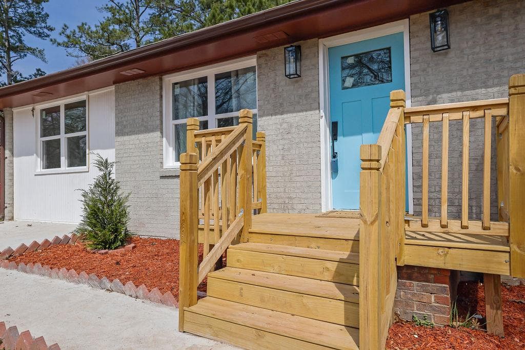 4 bedroom, 2 bathroom, 1,300 sq ft single family residence for sale at 2030 Euclid Street, Statham, GA 30666 — photo 6