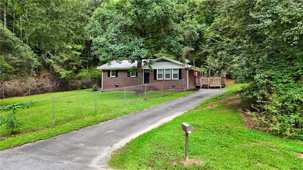 3 bedroom, 1 bathroom, 1,075 sq ft single family residence for sale at 227 Cantrell Drive, Plainville, GA 30733 — photo 4