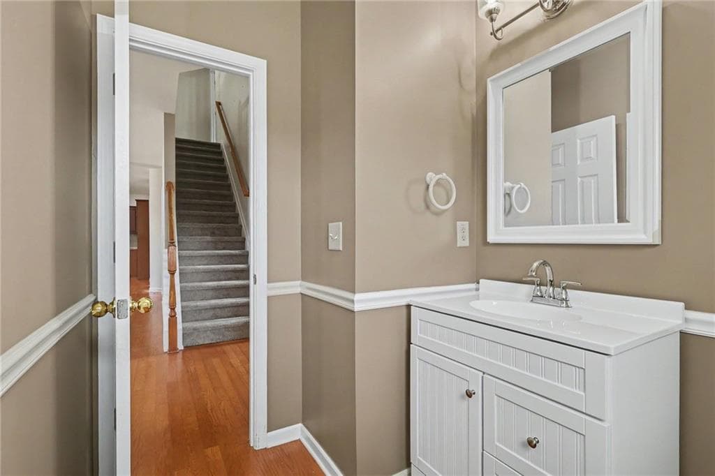 4 bedroom, 3 bathroom, 2,954 sq ft single family residence for sale at 2890 Maple Springs Court, Marietta, GA 30064 — photo 7
