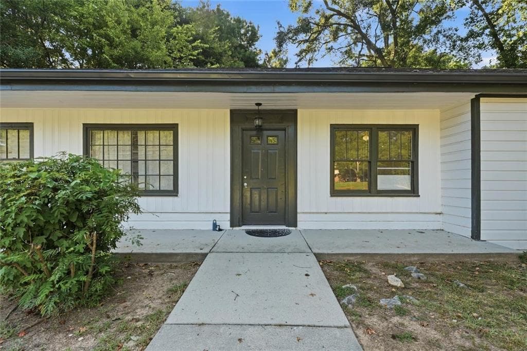 4 bedroom, 1 bathroom, 2,006 sq ft single family residence under contract at 6220 Oakdale Road, Mableton, GA 30126 — photo 2