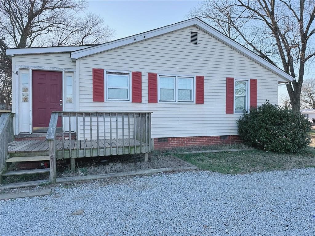 2 bedroom, 1 bathroom, 1,150 sq ft single family residence for sale at 21 Maurice Way, Lavonia, GA 30553 — photo 3