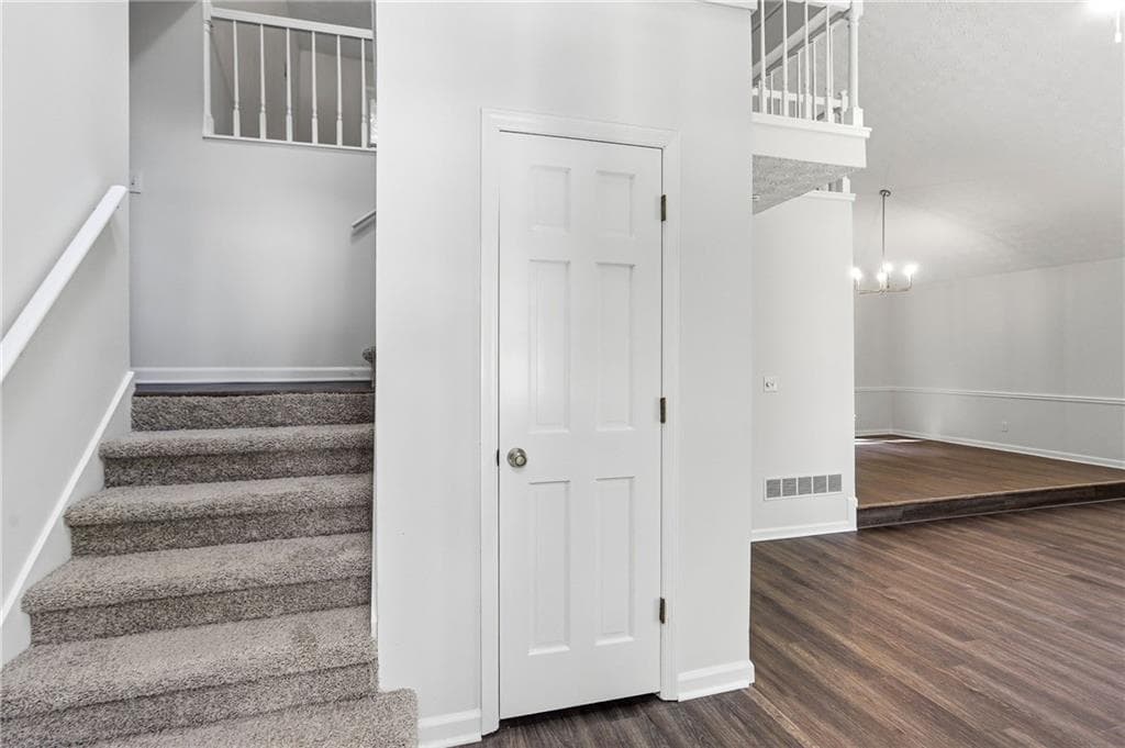 5 bedroom, 3 bathroom, 2,834 sq ft single family residence for sale at 3580 Downing Street, Marietta, GA 30066 — photo 3
