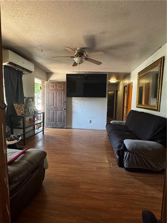 4 bedroom, 1 bathroom, 1,326 sq ft single family residence for sale at 301 Essex Drive, Jonesboro, GA 30238 — photo 4