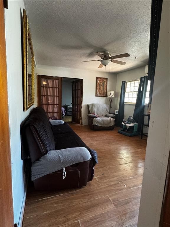 4 bedroom, 1 bathroom, 1,326 sq ft single family residence for sale at 301 Essex Drive, Jonesboro, GA 30238 — photo 5