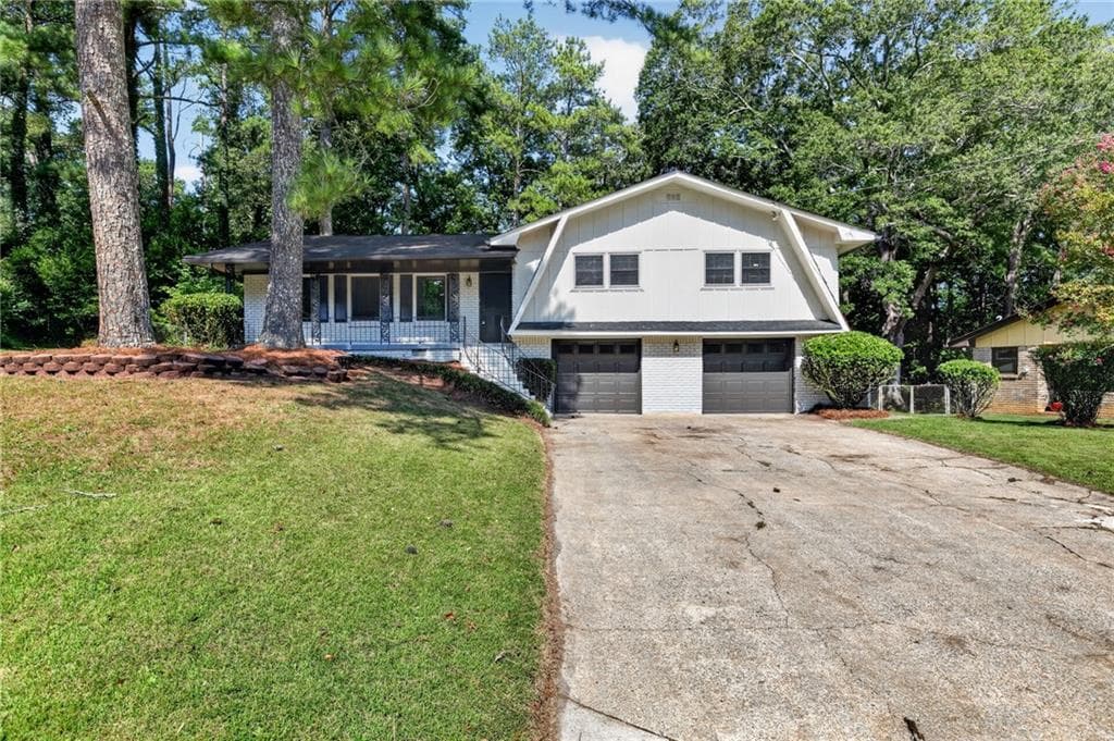 3 bedroom, 2 bathroom, 1,462 sq ft single family residence for sale at 5675 Morning Creek Circle, College Park, GA 30349 — photo 2