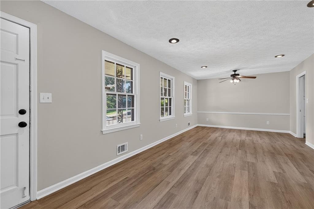 3 bedroom, 2 bathroom, 1,462 sq ft single family residence for sale at 5675 Morning Creek Circle, College Park, GA 30349 — photo 3