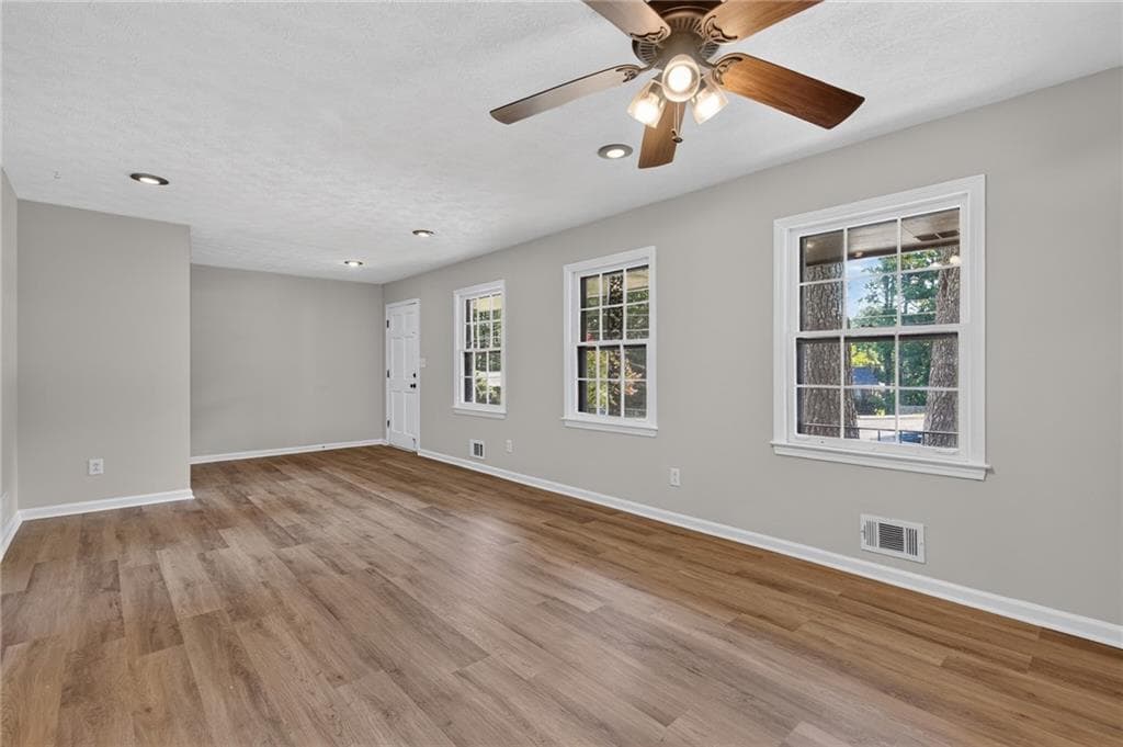 3 bedroom, 2 bathroom, 1,462 sq ft single family residence for sale at 5675 Morning Creek Circle, College Park, GA 30349 — photo 4