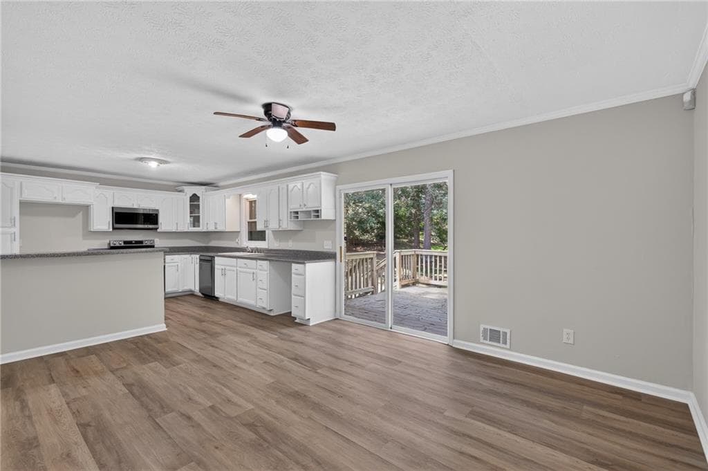 3 bedroom, 2 bathroom, 1,462 sq ft single family residence for sale at 5675 Morning Creek Circle, College Park, GA 30349 — photo 6