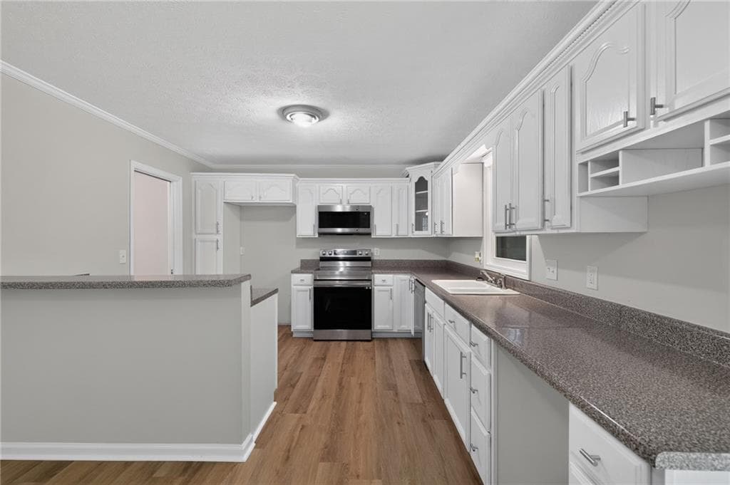 3 bedroom, 2 bathroom, 1,462 sq ft single family residence for sale at 5675 Morning Creek Circle, College Park, GA 30349 — photo 9