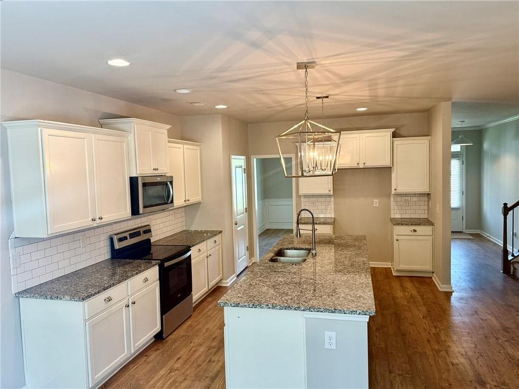 4 bedroom, 3 bathroom, 2,682 sq ft single family residence for sale at 279 Greystone Court, Winder, GA 30680 — photo 4