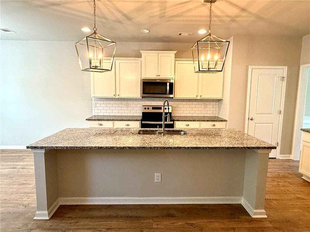 4 bedroom, 3 bathroom, 2,682 sq ft single family residence for sale at 279 Greystone Court, Winder, GA 30680 — photo 6