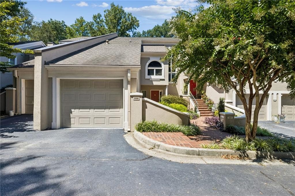 3 bedroom, 4 bathroom, 3,172 sq ft townhouse for sale at 3184 Paces Mill Road, Atlanta, GA 30339 — photo 2