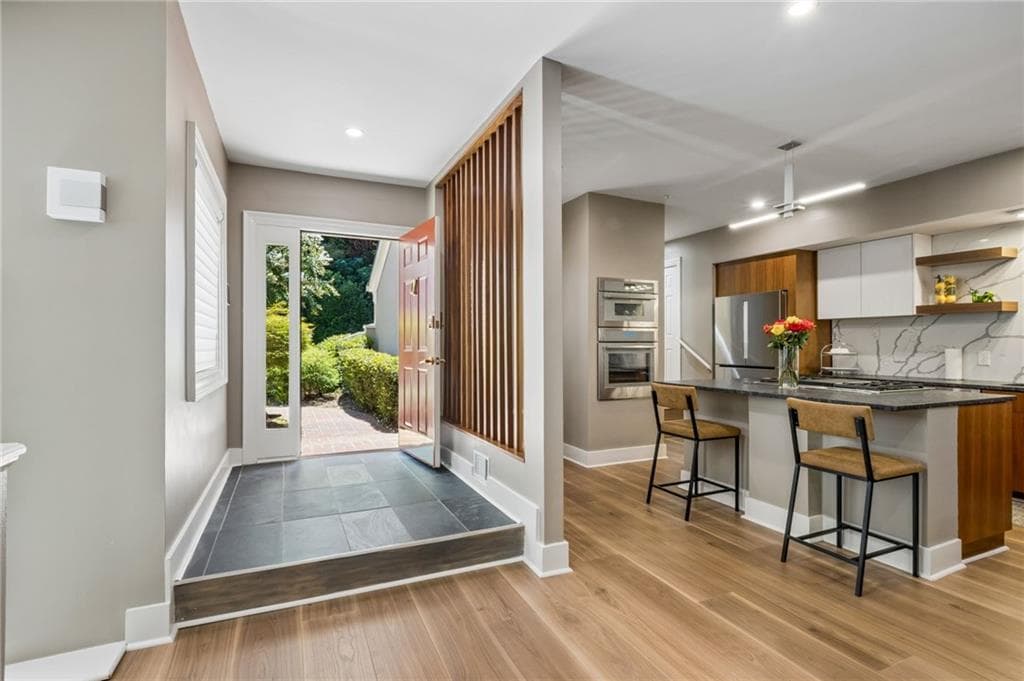 3 bedroom, 4 bathroom, 3,172 sq ft townhouse for sale at 3184 Paces Mill Road, Atlanta, GA 30339 — photo 6
