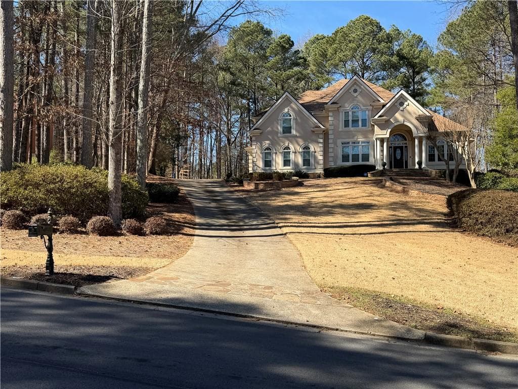 6 bedroom, 5 bathroom, 6,746 sq ft single family residence for sale at 5331 Saville Drive, Acworth, GA 30101 — photo 2