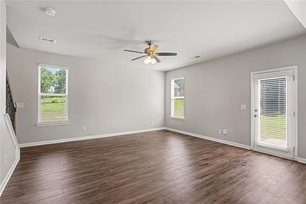 4 bedroom, 3 bathroom, 2,261 sq ft single family residence for sale at 1146 E Shoreview Drive, Mcdonough, GA 30253 — photo 6