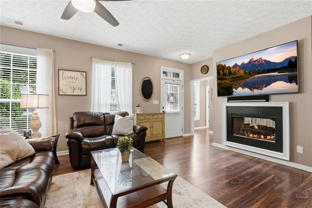 3 bedroom, 3 bathroom, 1,710 sq ft single family residence for sale at 306 Chamberlyn Lane, Hiram, GA 30141 — photo 3