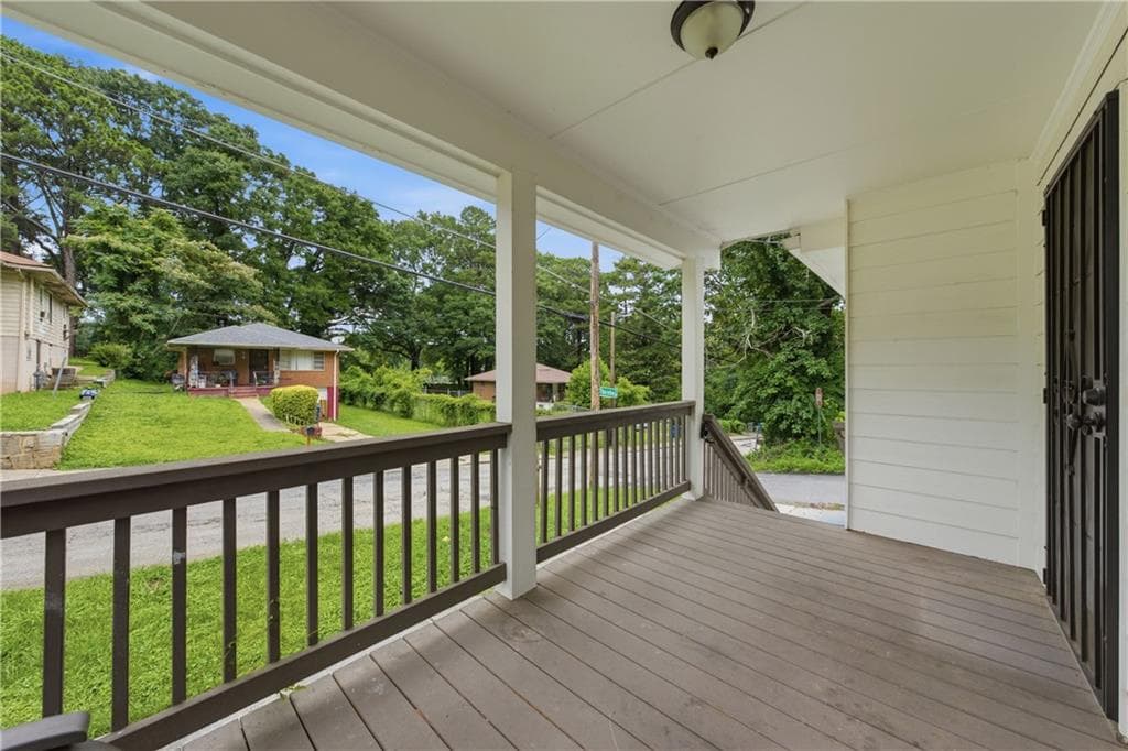 2 bedroom, 2 bathroom, 965 sq ft single family residence for sale at 226 Thornton Street, Atlanta, GA 30315 — photo 3