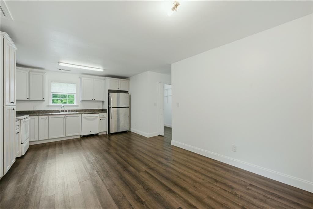 2 bedroom, 2 bathroom, 965 sq ft single family residence for sale at 226 Thornton Street, Atlanta, GA 30315 — photo 9