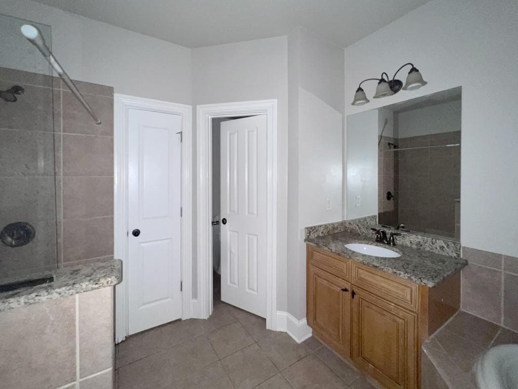 4 bedroom, 4 bathroom, 2,228 sq ft townhouse under contract at 7945 Highland Bluff, Sandy Springs, GA 30328 — photo 9