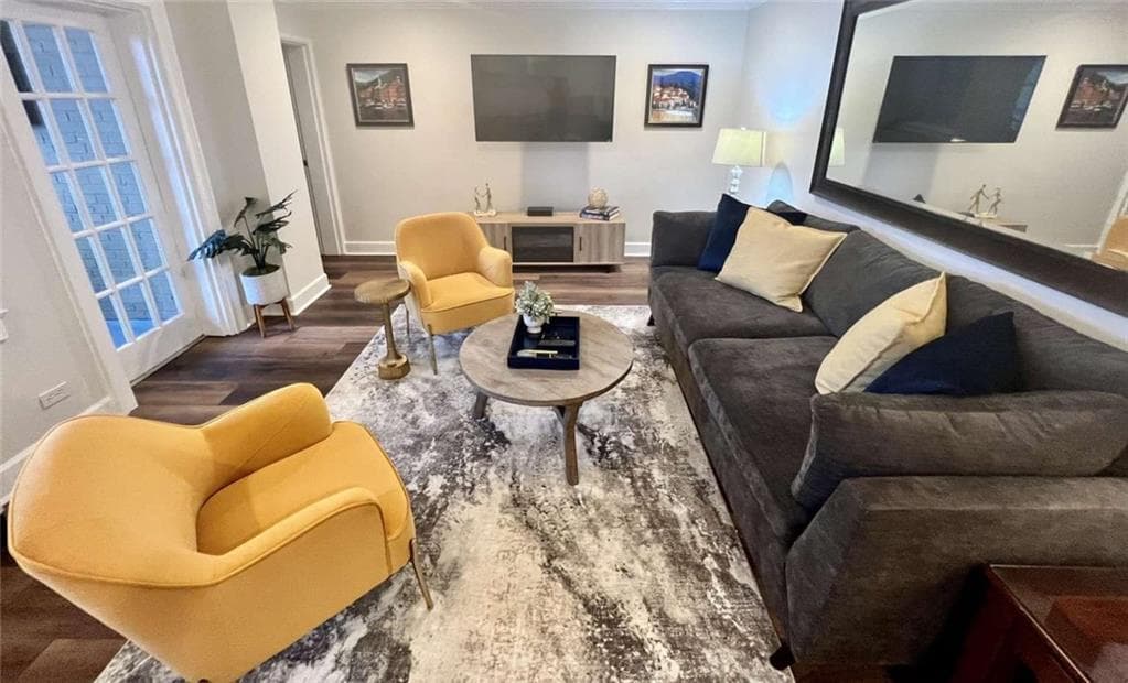 2 bedroom, 2 bathroom, 826 sq ft condominium for sale at 300 W Peachtree Street, Atlanta, GA 30308 — photo 8
