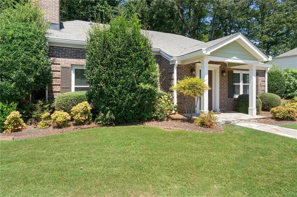 2 bedroom, 2 bathroom, 1,680 sq ft single family residence under contract at 95 Ashleigh Terrace, Marietta, GA 30062 — photo 2