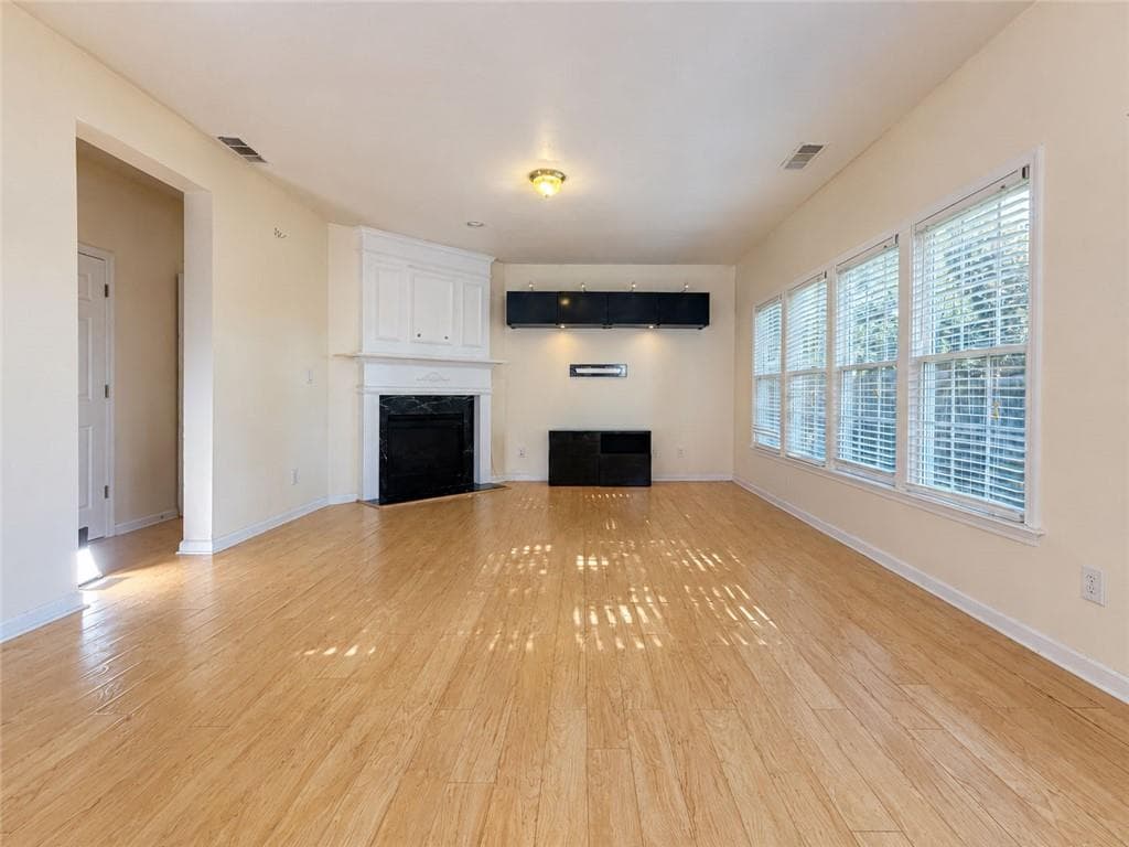 4 bedroom, 3 bathroom, 2,518 sq ft single family residence for sale at 2835 Niblick Way, Duluth, GA 30097 — photo 7