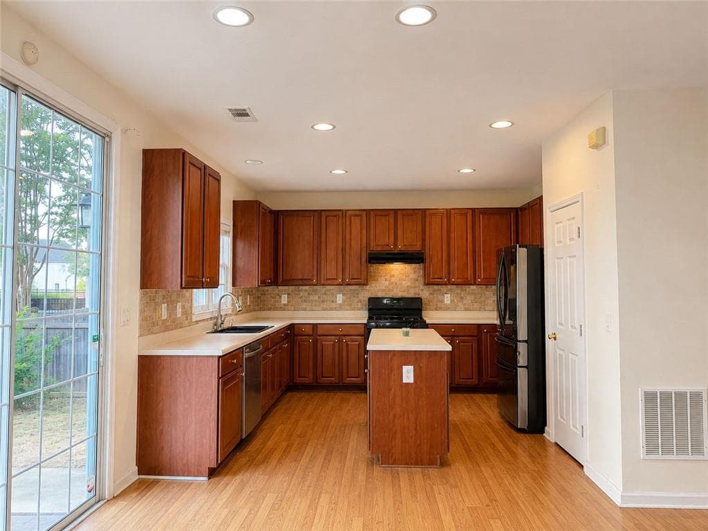 4 bedroom, 3 bathroom, 2,518 sq ft single family residence for sale at 2835 Niblick Way, Duluth, GA 30097 — photo 8