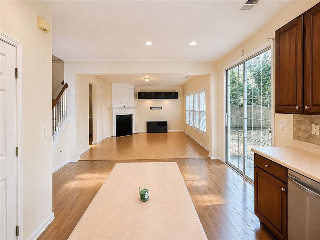 4 bedroom, 3 bathroom, 2,518 sq ft single family residence for sale at 2835 Niblick Way, Duluth, GA 30097 — photo 9