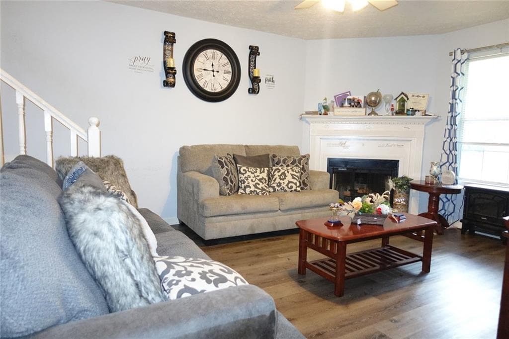 4 bedroom, 3 bathroom, 1,900 sq ft single family residence for sale at 4734 Saddleridge Road, Powder Springs, GA 30127 — photo 4